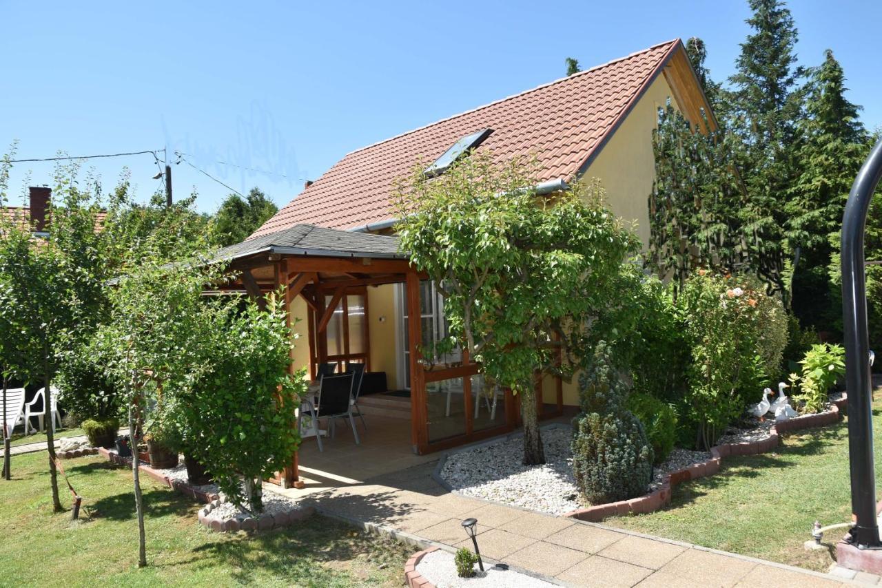Gyenesi Virag Apartman Gyenesdiás Exterior foto